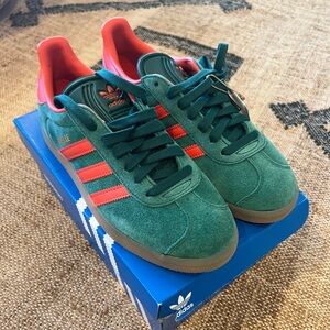 Adidas Gazelle ‘Collegiate Green Preloved Red’ Women’s Size 7